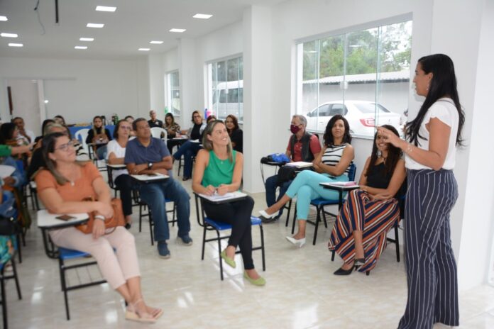 SECRETÁRIO DE EDUCAÇÃO FAZ REUNIÃO DE PLANEJAMENTO COM DIRETORES E SUPORTE PEDAGÓGICO, EM IGUABA GRANDE